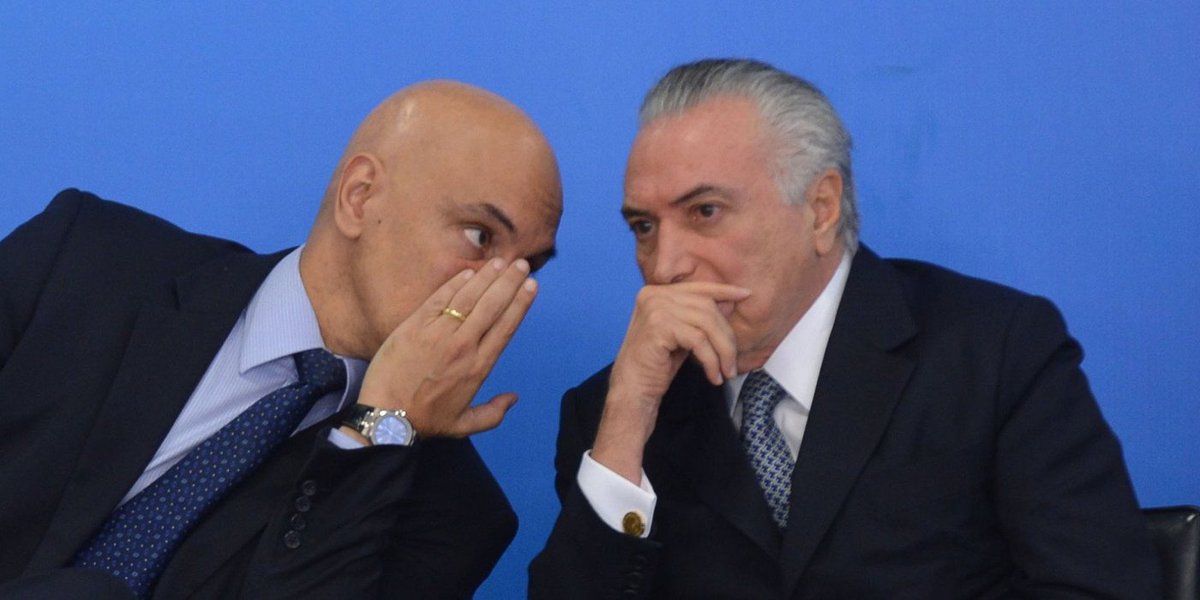 Michel Temer vai continuar em silêncio até que o ministro da Justiça, Alexandre Moraes, se pronuncie sobre o massacre que deixou 56 detentos no Complexo Penitenciário Anísio Jobim, o Compaj, em Manaus; a avaliação no Planalto é que a manifestação do governo já está sendo feita 'com ação in loco' por Moraes, que na segunda-feira (2) foi à capital amazonense; Temer aguarda um 'diagnóstico' que o ministro dará sobre a situação, e só depois decidirá se vai tomar providências, como convocar governadores para ampliar o debate sobre o tema (Foto: Romulo Faro) Michel Temer vai continuar em silêncio até que o ministro da Justiça, Alexandre Moraes, se pronuncie sobre o massacre que deixou 56 detentos no Complexo Penitenciário Anísio Jobim, o Compaj, em Manaus; a avaliação no Planalto é que a manifestação do governo já está sendo feita 'com ação in loco' por Moraes, que na segunda-feira (2) foi à capital amazonense; Temer aguarda um 'diagnóstico' que o ministro dará sobre a situação, e só depois decidirá se vai tomar providências, como convocar governadores para ampliar o debate sobre o tema