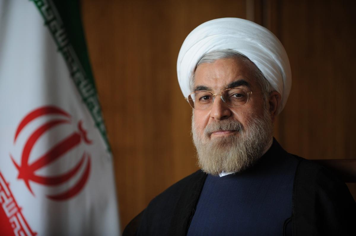 Presidente iraniano Hassan Rohani disse neste sábado, 28, que não é hora de construir muros entre nações e criticou passos tomados na direção de cancelar tratados de comércio internacionais, sem no entanto citar o nome do presidente americano Donald Trump; "Hoje, não é a hora de subir muros entre nações. Eles esqueceram que o Muro de Berlim foi abaixo anos atrás", afirmou Rohani em um discurso transmitido ao vivo em canal de televisão estatal do Irã; "Anular tratados de comércio não ajuda a economia e não serve ao desenvolvimento e o florescimento da economia mundial" (Foto: Aquiles Lins) Presidente iraniano Hassan Rohani disse neste sábado, 28, que não é hora de construir muros entre nações e criticou passos tomados na direção de cancelar tratados de comércio internacionais, sem no entanto citar o nome do presidente americano Donald Trump; "Hoje, não é a hora de subir muros entre nações. Eles esqueceram que o Muro de Berlim foi abaixo anos atrás", afirmou Rohani em um discurso transmitido ao vivo em canal de televisão estatal do Irã; "Anular tratados de comércio não ajuda a economia e não serve ao desenvolvimento e o florescimento da economia mundial"