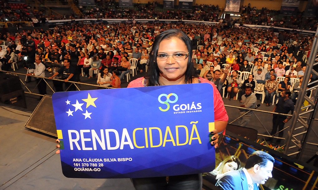 O Governo de Goiás, por intermédio da Secretaria Cidadã, informa aos beneficiários do programa Renda Cidadã da região metropolitana de Goiânia que o pagamento foi depositado e já pode ser sacado em uma das agências da Caixa Econômica Federal; só nessa região são cerca de 12 mil famílias beneficiadas (70,3 mil famílias em todo o Estado) (Foto: José Barbacena) O Governo de Goiás, por intermédio da Secretaria Cidadã, informa aos beneficiários do programa Renda Cidadã da região metropolitana de Goiânia que o pagamento foi depositado e já pode ser sacado em uma das agências da Caixa Econômica Federal; só nessa região são cerca de 12 mil famílias beneficiadas (70,3 mil famílias em todo o Estado)