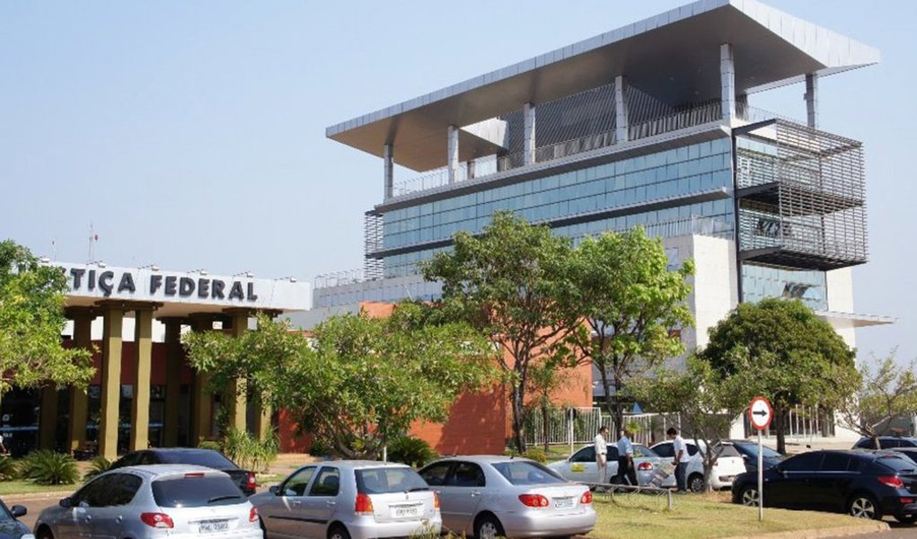 A Justiça Federal concedeu liminar, em ação movida pelo Município de Palmas, para determinar o bloqueio de verbas referentes à multa da repatriação de valores; liminar também determina que a União proceda ao depósito judicial dos valores em questão; tese defendida pela procuradoria da capital é de que existe isonomia entre Estados, Municípios e União (Foto: Voney Malta) A Justiça Federal concedeu liminar, em ação movida pelo Município de Palmas, para determinar o bloqueio de verbas referentes à multa da repatriação de valores; liminar também determina que a União proceda ao depósito judicial dos valores em questão; tese defendida pela procuradoria da capital é de que existe isonomia entre Estados, Municípios e União