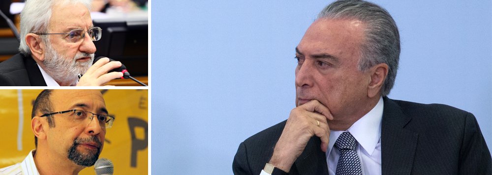 Em meio ao maior escândalo de seu governo, depois de seis meses no poder Michel Temer já é alvo de seu primeiro pedido de impeachment; documento é assinado pelo presidente nacional do Psol, Raimundo Luiz Silva Araújo, que alega que o presidente cometeu crime de responsabilidade no episódio que culminou na queda de Geddel Vieira Lima da Secretaria de Governo; pedido será agora analisado pelo presidente d Câmara, Rodrigo Maia (DEM-RJ); "Pressão de Temer sobre Calero a favor de Geddel, agora sim estamos diante de um Crime de Responsabilidade sem margem para dúvidas", comentou o deputado Ivan Valente (Psol-SP); leia a íntegra do documento (Foto: Gisele Federicce) Em meio ao maior escândalo de seu governo, depois de seis meses no poder Michel Temer já é alvo de seu primeiro pedido de impeachment; documento é assinado pelo presidente nacional do Psol, Raimundo Luiz Silva Araújo, que alega que o presidente cometeu crime de responsabilidade no episódio que culminou na queda de Geddel Vieira Lima da Secretaria de Governo; pedido será agora analisado pelo presidente d Câmara, Rodrigo Maia (DEM-RJ); "Pressão de Temer sobre Calero a favor de Geddel, agora sim estamos diante de um Crime de Responsabilidade sem margem para dúvidas", comentou o deputado Ivan Valente (Psol-SP); leia a íntegra do documento