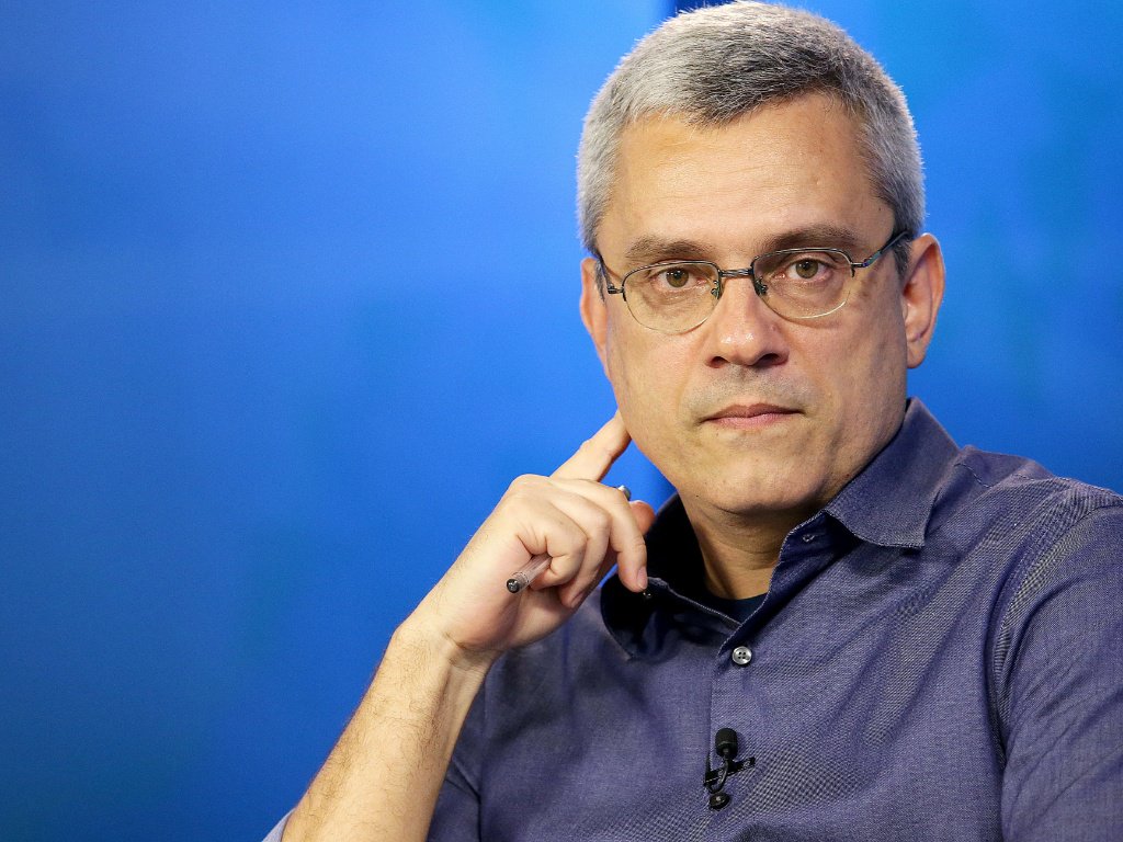 "Se não há dois pesos e duas medidas, quem pediu a cabeça de Geddel pedirá também a de Temer. O resto é hipocrisia e malabarismo retórico", diz o jornalista Mário Magalhães; recado para a Globo, que ontem pediu a cabeça de Geddel, mas até agora não pediu a de "Michel" (Foto: Leonardo Attuch) "Se não há dois pesos e duas medidas, quem pediu a cabeça de Geddel pedirá também a de Temer. O resto é hipocrisia e malabarismo retórico", diz o jornalista Mário Magalhães; recado para a Globo, que ontem pediu a cabeça de Geddel, mas até agora não pediu a de "Michel"