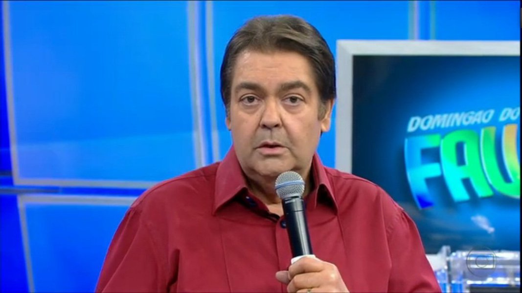 Apresentador, mais de uma vez, já fez comentários machistas que geraram polêmica e duras críticas ao programa. Para ONGs e Defensoria Pública, as declarações de Fausto Silva ferem a Constituição; por Matheus Moreira (Foto: Leonardo Attuch) Apresentador, mais de uma vez, já fez comentários machistas que geraram polêmica e duras críticas ao programa. Para ONGs e Defensoria Pública, as declarações de Fausto Silva ferem a Constituição; por Matheus Moreira