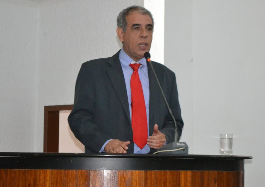 Deputado estadual Zé Roberto (PT-TO) juntou-se a outros parlamentares assumindo posição contrária a qualquer tipo de aliança na Câmara e no Senado com políticos que apoiaram o golpe parlamentar de 2016; movimento foi iniciado por parlamentares, militantes e cientistas sociais; "Na história da humanidade nunca houve nenhuma organização de trabalhadores que se deu bem fazendo alianças com a direita elitista", defendeu Zé Roberto (Foto: Aquiles Lins) Deputado estadual Zé Roberto (PT-TO) juntou-se a outros parlamentares assumindo posição contrária a qualquer tipo de aliança na Câmara e no Senado com políticos que apoiaram o golpe parlamentar de 2016; movimento foi iniciado por parlamentares, militantes e cientistas sociais; "Na história da humanidade nunca houve nenhuma organização de trabalhadores que se deu bem fazendo alianças com a direita elitista", defendeu Zé Roberto