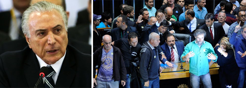 O presidente Michel Temer criticou a invasão do plenário da Câmara dos Deputados ocorrida na tarde desta quarta (16) e disse que atitudes como essa devem ser "combatidas à luz da lei, em defesa da garantia de integridade de cada uma das instituições de Estado"; por meio do porta-voz da Presidência, Alexandre Parola, Temer disse que a entrada dos cerca de 50 manifestantes no local representa uma "afronta" à Câmara, instituição que representa a "soberania popular"
(Foto: Valter Lima) O presidente Michel Temer criticou a invasão do plenário da Câmara dos Deputados ocorrida na tarde desta quarta (16) e disse que atitudes como essa devem ser "combatidas à luz da lei, em defesa da garantia de integridade de cada uma das instituições de Estado"; por meio do porta-voz da Presidência, Alexandre Parola, Temer disse que a entrada dos cerca de 50 manifestantes no local representa uma "afronta" à Câmara, instituição que representa a "soberania popular"