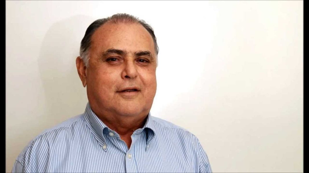 Segundo a ação ajuizada pelo Ministério Público Estadual do Ceará, o ex-prefeito de Maracanaú, Roberto Pessoa, teria participado de fraude em licitação junto com empresários, funcionários públicos e um ex-secretário municipal. A fraude, ocorrida em 2008, teria envolvido a inclusão, no edital de licitação, de cláusulas que restringiam a concorrência. Também teria havido combinação de preços entre empresas que participaram do certame (Foto: Fatima 247) Segundo a ação ajuizada pelo Ministério Público Estadual do Ceará, o ex-prefeito de Maracanaú, Roberto Pessoa, teria participado de fraude em licitação junto com empresários, funcionários públicos e um ex-secretário municipal. A fraude, ocorrida em 2008, teria envolvido a inclusão, no edital de licitação, de cláusulas que restringiam a concorrência. Também teria havido combinação de preços entre empresas que participaram do certame