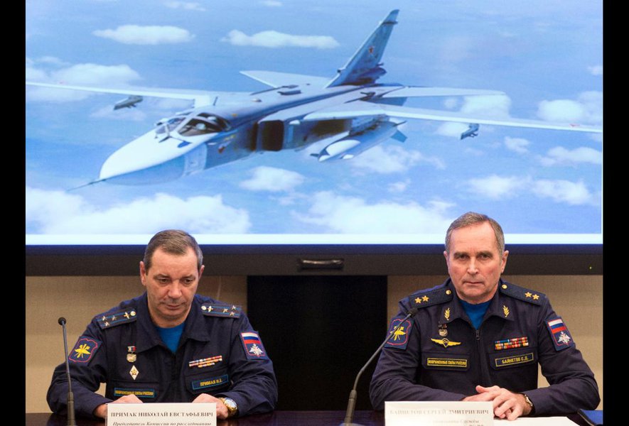 Autoridades russas disseram nesta quinta-feira que não descartam que um "ato terrorista" tenha provocado a queda de um avião militar no Mar Negro no domingo; "Não houve explosão a bordo", disse Sergei Bainetov, chefe de segurança de voo da Força Aérea Russa e líder da comissão do governo que investiga a queda da aeronave, que matou 92 pessoas; "Mas esse não é o único tipo de ato terrorista... Pode ter sido qualquer tipo de impacto mecânico, então nós não descartamos um ato terrorista", acrescenta Bainetov (Foto: Romulo Faro) Autoridades russas disseram nesta quinta-feira que não descartam que um "ato terrorista" tenha provocado a queda de um avião militar no Mar Negro no domingo; "Não houve explosão a bordo", disse Sergei Bainetov, chefe de segurança de voo da Força Aérea Russa e líder da comissão do governo que investiga a queda da aeronave, que matou 92 pessoas; "Mas esse não é o único tipo de ato terrorista... Pode ter sido qualquer tipo de impacto mecânico, então nós não descartamos um ato terrorista", acrescenta Bainetov
