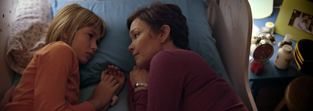 Depois de uma estreia discreta, no final de setembro em Novo Hamburgo (RS), para se qualificar para concorrer ao Oscar de melhor filme em língua estrangeira, "Pequeno Segredo" finalmente chega ao circuito nacional, cercado de polêmicas - mais pelo processo que o selecionou para representar o Brasil no prêmio da Academia do que por suas limitadas qualidades cinematográficas (Foto: Gisele Federicce) Depois de uma estreia discreta, no final de setembro em Novo Hamburgo (RS), para se qualificar para concorrer ao Oscar de melhor filme em língua estrangeira, "Pequeno Segredo" finalmente chega ao circuito nacional, cercado de polêmicas - mais pelo processo que o selecionou para representar o Brasil no prêmio da Academia do que por suas limitadas qualidades cinematográficas