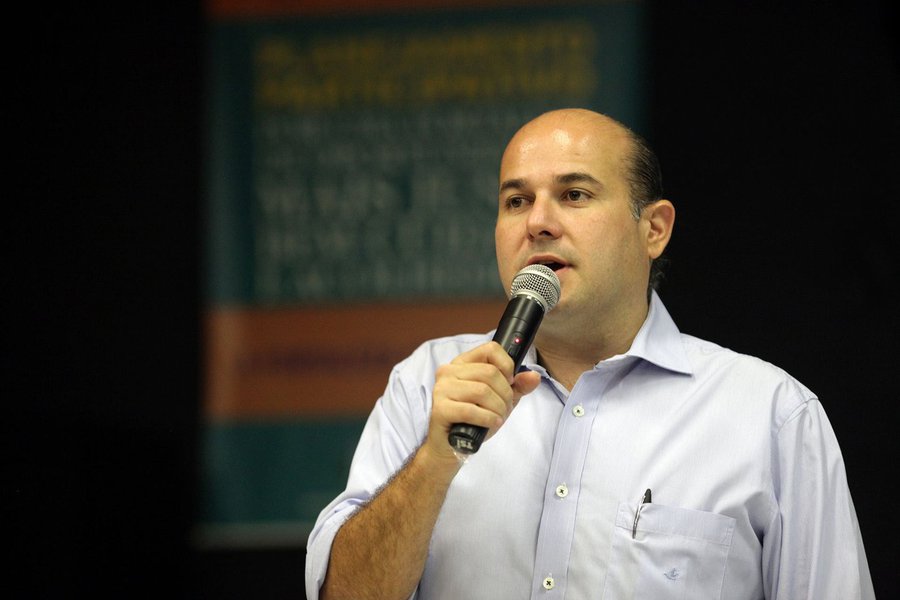 Os vereadores Gardel Rolim (PPL), Ésio Feitosa (PPL) e Portinho (PRTB) são os mais cotados para assumir o posto de líder do governo na Câmara Municipal durante a segunda gestão do prefeito Roberto Cláudio (PDT)
(Foto: Rodrigo Rocha) Os vereadores Gardel Rolim (PPL), Ésio Feitosa (PPL) e Portinho (PRTB) são os mais cotados para assumir o posto de líder do governo na Câmara Municipal durante a segunda gestão do prefeito Roberto Cláudio (PDT)