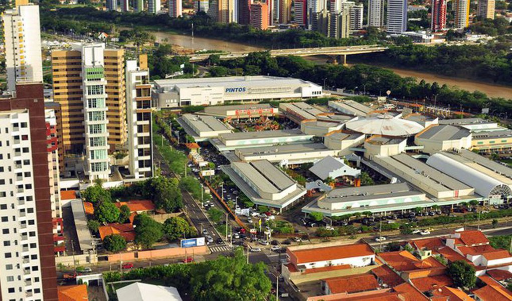 Levantamento da consultoria Urban System sobre análise de dados de mercados mostra a capital piauiense como a terceira cidade do Nordeste melhor para se investir e está entre as 100 melhores cidades para atrair empresas e investidores no país; entre os 28 indicadores analisados por grau de importância, estão desenvolvimento social, capital humano, infraestrutura e desenvolvimento econômico; Teresina só está atrás de Recife (PE) e Aracaju (SE) (Foto: Aquiles Lins) Levantamento da consultoria Urban System sobre análise de dados de mercados mostra a capital piauiense como a terceira cidade do Nordeste melhor para se investir e está entre as 100 melhores cidades para atrair empresas e investidores no país; entre os 28 indicadores analisados por grau de importância, estão desenvolvimento social, capital humano, infraestrutura e desenvolvimento econômico; Teresina só está atrás de Recife (PE) e Aracaju (SE)