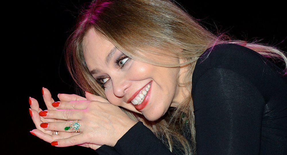 A atriz italiana Ornella Muti já tem autorização de residência na Rússia e está preparando os documentos para obter a cidadania russa (Foto: Gisele Federicce) A atriz italiana Ornella Muti já tem autorização de residência na Rússia e está preparando os documentos para obter a cidadania russa