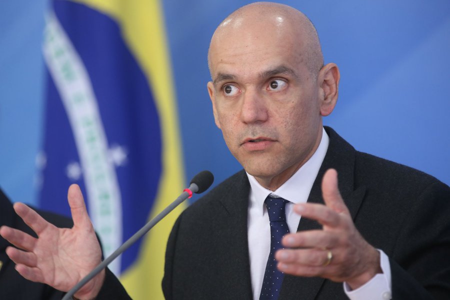 "Trabalhador de baixa renda é quem mais perde na reforma da previdência", diz reportagem do Valor Econômico, que pertence à Globo; a constatação é de Leonardo Rolim, ex-secretário de Previdência Social e atualmente consultor da Câmara, entrevistado para a matéria; as regras da reforma da Previdência de Michel Temer foram explicadas hoje pelo secretário Marcelo Caetano (Foto: Gisele Federicce) "Trabalhador de baixa renda é quem mais perde na reforma da previdência", diz reportagem do Valor Econômico, que pertence à Globo; a constatação é de Leonardo Rolim, ex-secretário de Previdência Social e atualmente consultor da Câmara, entrevistado para a matéria; as regras da reforma da Previdência de Michel Temer foram explicadas hoje pelo secretário Marcelo Caetano
