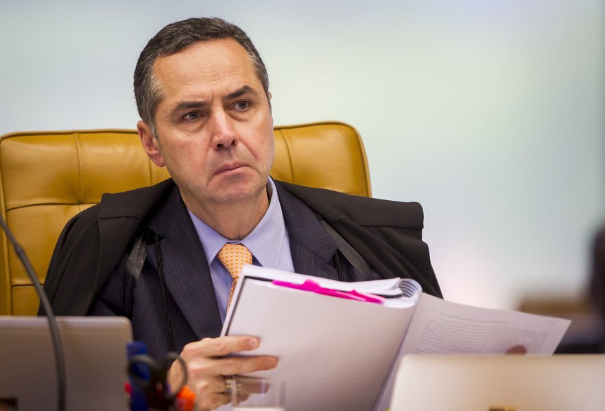 Ministro Luís Roberto Barroso liberou besta segunda-feira, 14, para julgamento um recurso que trata da validade do pagamento de auxílio-moradia para juízes; valor atual do auxílio-moradia é de R$ 4,3 mil; benefício está previsto na Lei Orgânica da Magistratura, mas tem a validade contestada pela Advocacia-Geral da União; data do julgamento precisa ser definida pela presidente da Corte, ministra Cármen Lúcia (Foto: Aquiles Lins) Ministro Luís Roberto Barroso liberou besta segunda-feira, 14, para julgamento um recurso que trata da validade do pagamento de auxílio-moradia para juízes; valor atual do auxílio-moradia é de R$ 4,3 mil; benefício está previsto na Lei Orgânica da Magistratura, mas tem a validade contestada pela Advocacia-Geral da União; data do julgamento precisa ser definida pela presidente da Corte, ministra Cármen Lúcia