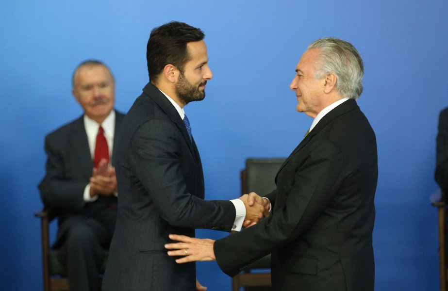 Já está com o Supremo Tribunal Federal as gravações feitas pelo ex-ministro da Cultura Marcelo Calero com o presidente Michel Temer, no caso em foi pressionado a atuar em defesa dos interesses pessoais do ex-ministro Geddel Vieira Lima; no material, que será encaminhado à Procuradoria Geral da República, há uma ligação telefônica de Calero com Temer e conversas com o ministro da Casa Civil, Eliseu Padilha; de posse do material, o procurador Rodrigo Janot vai decidir se pede ao STF a abertura de um inquérito sobre políticos com foro privilegiado (Foto: Aquiles Lins) Já está com o Supremo Tribunal Federal as gravações feitas pelo ex-ministro da Cultura Marcelo Calero com o presidente Michel Temer, no caso em foi pressionado a atuar em defesa dos interesses pessoais do ex-ministro Geddel Vieira Lima; no material, que será encaminhado à Procuradoria Geral da República, há uma ligação telefônica de Calero com Temer e conversas com o ministro da Casa Civil, Eliseu Padilha; de posse do material, o procurador Rodrigo Janot vai decidir se pede ao STF a abertura de um inquérito sobre políticos com foro privilegiado