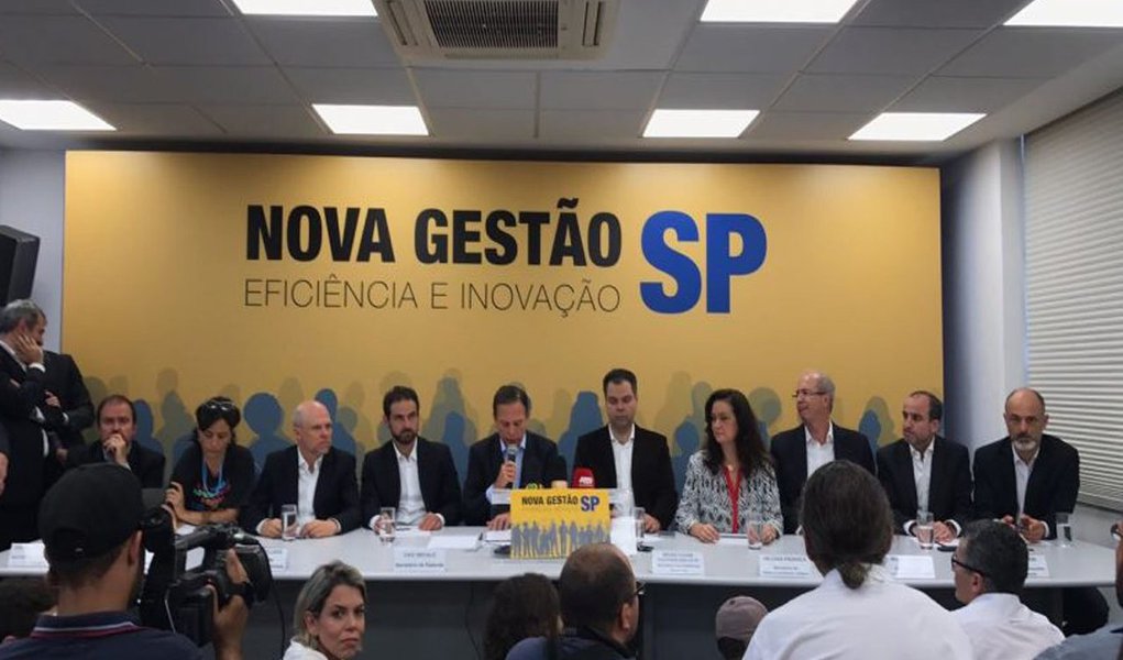 Prefeito eleito de São Paulo, João Doria (PSDB), anunciou nesta quinta-feira, 10, mais oito secretários de sua equipe; o ex-presidente do Metrô Sérgio Avelleda, acusado de improbidade administrativa pelo Ministério Público paulista em uma contratação de R$ 7,3 milhões da companhia, comandará a pasta de Transportes e Mobilidade; Avelleda é usuário cotidiano da bicicleta e falou em melhorar as condições de mobilidade para ciclistas, pedestres e usuários do transporte coletivo (Foto: Aquiles Lins) Prefeito eleito de São Paulo, João Doria (PSDB), anunciou nesta quinta-feira, 10, mais oito secretários de sua equipe; o ex-presidente do Metrô Sérgio Avelleda, acusado de improbidade administrativa pelo Ministério Público paulista em uma contratação de R$ 7,3 milhões da companhia, comandará a pasta de Transportes e Mobilidade; Avelleda é usuário cotidiano da bicicleta e falou em melhorar as condições de mobilidade para ciclistas, pedestres e usuários do transporte coletivo
