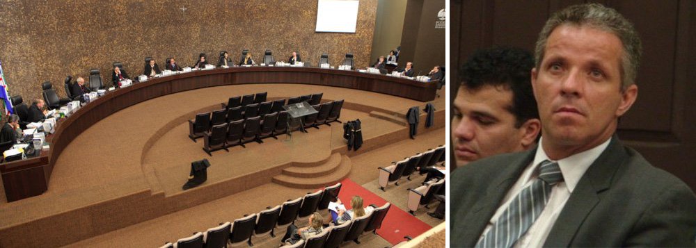 Os desembargadores do Tribunal de Justiça (TJ) de Alagoas aceitaram, por unanimidade, nova denúncia contra o prefeito afastado de Viçosa, Flaubert Torres Filho; ele é acusado de causar um rombo milionário na Previdência municipal ao recolher e não repassar verbas previdenciárias entre 2012 e 2013 (Foto: Voney Malta) Os desembargadores do Tribunal de Justiça (TJ) de Alagoas aceitaram, por unanimidade, nova denúncia contra o prefeito afastado de Viçosa, Flaubert Torres Filho; ele é acusado de causar um rombo milionário na Previdência municipal ao recolher e não repassar verbas previdenciárias entre 2012 e 2013
