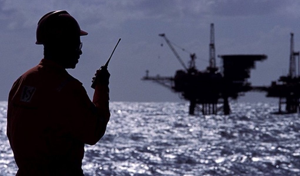 Estatal Pré-Sal Petróleo S.A. (PPSA), criada em 2013 para gerir em nome da União os contratos de partilha de produção de petróleo em áreas na camada de pré-sal do Brasil, terá como novo presidente o engenheiro Ibsen Flores Lima; segundo o Ministério de Minas e Energia, a nova diretoria terá o compromisso de continuar com as atividades relacionadas ao contrato de Libra, primeira área licitada no pré-sal sob o regime de partilha de produção; além de dar "celeridade" à celebração de acordos de individualização da produção (unitização). e a "conclusão e implantação da política de comercialização de óleo e gás da União" (Foto: Paulo Emílio) Estatal Pré-Sal Petróleo S.A. (PPSA), criada em 2013 para gerir em nome da União os contratos de partilha de produção de petróleo em áreas na camada de pré-sal do Brasil, terá como novo presidente o engenheiro Ibsen Flores Lima; segundo o Ministério de Minas e Energia, a nova diretoria terá o compromisso de continuar com as atividades relacionadas ao contrato de Libra, primeira área licitada no pré-sal sob o regime de partilha de produção; além de dar "celeridade" à celebração de acordos de individualização da produção (unitização). e a "conclusão e implantação da política de comercialização de óleo e gás da União"
