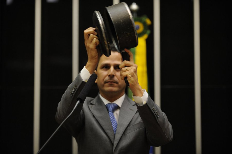 Levantamento do Ministério do Planejamento entregue ao presidente Michel Temer mostra que o governo tem atualmente 3.113 obras paralisadas em todo o País; do total, 1.600 têm custo de até R$ 5 milhões; entre elas estão 445 creches e pré-escolas; Ministério das Cidades, comandado por Bruno Araújo, é a responsável pela maior parte das obras paralisadas: 905 (Foto: Aquiles Lins) Levantamento do Ministério do Planejamento entregue ao presidente Michel Temer mostra que o governo tem atualmente 3.113 obras paralisadas em todo o País; do total, 1.600 têm custo de até R$ 5 milhões; entre elas estão 445 creches e pré-escolas; Ministério das Cidades, comandado por Bruno Araújo, é a responsável pela maior parte das obras paralisadas: 905