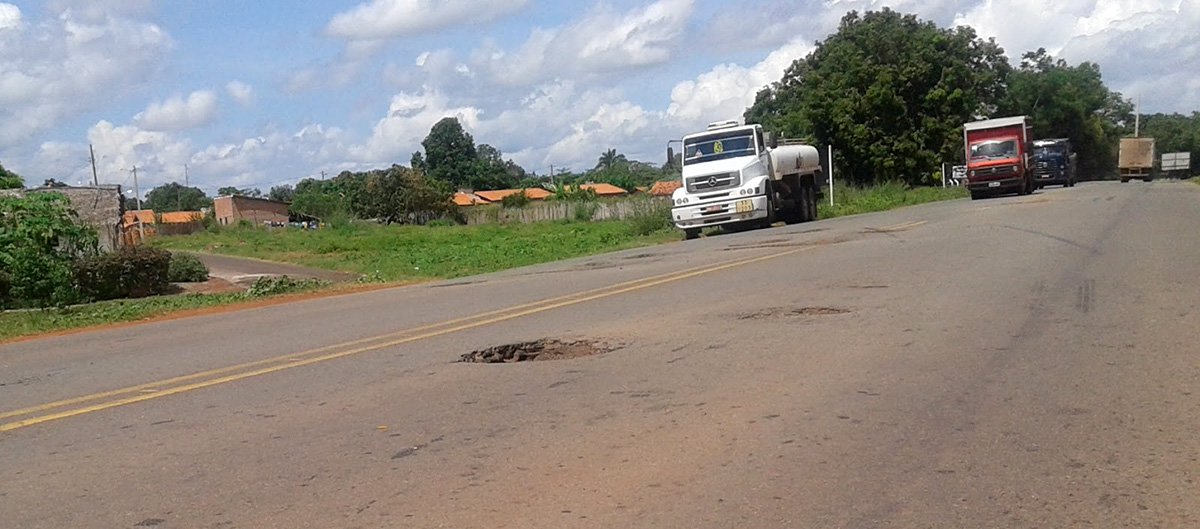 O Ministério Público Federal (MPF/MA) encaminhou ofício ao Departamento Nacional de Infraestrutura de Transportes (Dnit), ao Ministério dos Transportes, Portos e Aviação Civil (MT) e à Secretaria de Estado de Infraestrutura do Estado do Maranhão (Sinfra) pedindo informações relacionadas à situação da BR-135, no trecho entre o município de Miranda do Norte e a capital São Luís, e BR-222, no trecho entre Miranda do Norte e Santa Inês; MT e Sinfra também foram indagados sobre a possibilidade de empreenderem fiscalizações no local (Foto: Leonardo Lucena) O Ministério Público Federal (MPF/MA) encaminhou ofício ao Departamento Nacional de Infraestrutura de Transportes (Dnit), ao Ministério dos Transportes, Portos e Aviação Civil (MT) e à Secretaria de Estado de Infraestrutura do Estado do Maranhão (Sinfra) pedindo informações relacionadas à situação da BR-135, no trecho entre o município de Miranda do Norte e a capital São Luís, e BR-222, no trecho entre Miranda do Norte e Santa Inês; MT e Sinfra também foram indagados sobre a possibilidade de empreenderem fiscalizações no local
