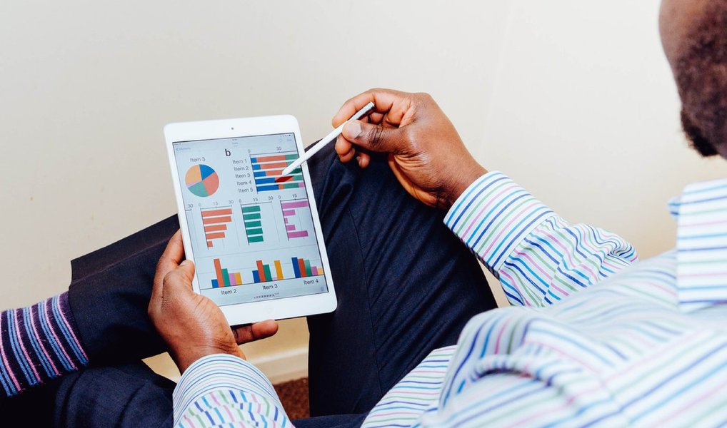Se você vai empreender ou trabalhar em uma empresa, há um certo grupo de habilidades necessárias para que você obtenha sucesso; pensando nisto, o site Entrepreneur listou 10 habilidades que vão mudar sua vida para melhor no âmbito profissional e que você deveria se esforçar para aprender; uma delas é Gestão de tempo, uma das habilidades mais bem vistas de todas por empregadores; outra é a empatia; você pode ser o mais disciplinado, brilhante e rico – mas sem empatia você se transforma em um sociopa; veja mais (Foto: Leonardo Lucena) Se você vai empreender ou trabalhar em uma empresa, há um certo grupo de habilidades necessárias para que você obtenha sucesso; pensando nisto, o site Entrepreneur listou 10 habilidades que vão mudar sua vida para melhor no âmbito profissional e que você deveria se esforçar para aprender; uma delas é Gestão de tempo, uma das habilidades mais bem vistas de todas por empregadores; outra é a empatia; você pode ser o mais disciplinado, brilhante e rico – mas sem empatia você se transforma em um sociopa; veja mais