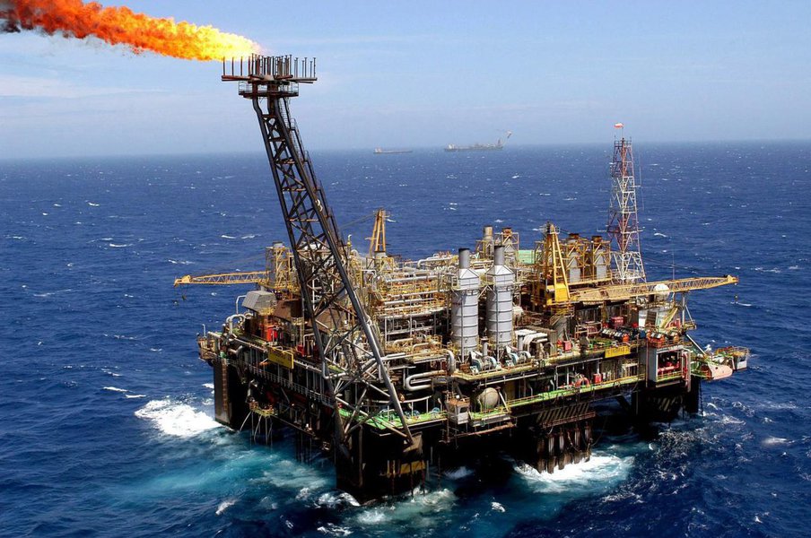 Dados divulgados nesta terça-feira, 5, pela pela Agência Nacional do Petróleo (ANP) mostram que a produção nacional de petróleo nos 56 poços localizados na área do pré-sal totalizaram, em maio, 1,146 milhão de barris de óleo por dia; aumento de 15,2% em relação a abril; produção de petróleo e gás natural no Brasil em maio totalizou 3,115 milhões de barris de óleo equivalente por dia (Foto: Aquiles Lins) Dados divulgados nesta terça-feira, 5, pela pela Agência Nacional do Petróleo (ANP) mostram que a produção nacional de petróleo nos 56 poços localizados na área do pré-sal totalizaram, em maio, 1,146 milhão de barris de óleo por dia; aumento de 15,2% em relação a abril; produção de petróleo e gás natural no Brasil em maio totalizou 3,115 milhões de barris de óleo equivalente por dia