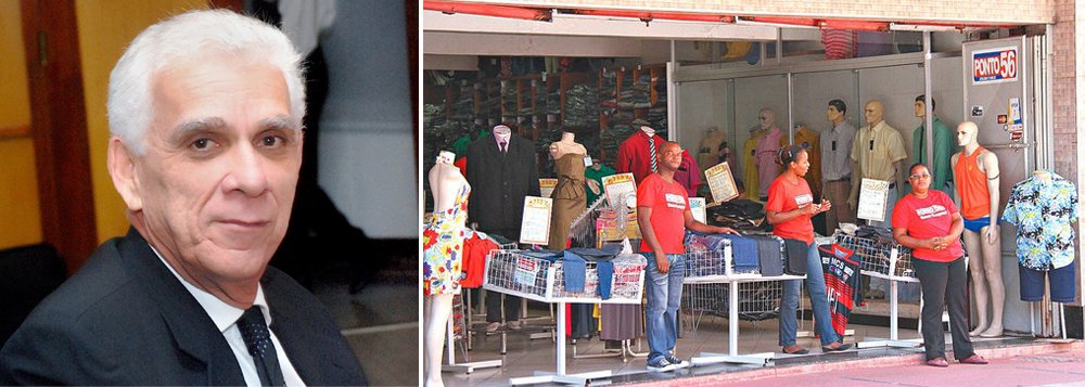 Dados divulgados pelo Sindicato dos Lojistas do Comércio do Estado da Bahia (Sindilojas) revelam que nos últimos 15 meses, o comércio baiano teve fechamento de 50 mil postos de trabalho e de 21 mil lojas; somente em Salvador foram 5 mil estabelecimentos fechados; de acordo com o presidente do Sindilojas, Paulo Motta, "as vendas fecharam o primeiro semestre em -8,5%, na relação com o mesmo período do ano passado"; o dirigente sindical afirma que "promoções como Liquida Bahia e Liquida Salvador têm sido formas encontradas no sentido de motivar o consumidor a retomar as compras" (Foto: Romulo Faro) Dados divulgados pelo Sindicato dos Lojistas do Comércio do Estado da Bahia (Sindilojas) revelam que nos últimos 15 meses, o comércio baiano teve fechamento de 50 mil postos de trabalho e de 21 mil lojas; somente em Salvador foram 5 mil estabelecimentos fechados; de acordo com o presidente do Sindilojas, Paulo Motta, "as vendas fecharam o primeiro semestre em -8,5%, na relação com o mesmo período do ano passado"; o dirigente sindical afirma que "promoções como Liquida Bahia e Liquida Salvador têm sido formas encontradas no sentido de motivar o consumidor a retomar as compras"
