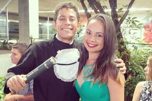 O teu povo dos canaviais compreendeu bem a oportunidade de teu direito que abraçaste ao viajar de caminhões de Joaquim Nabuco para participar de tua formatura, uma vitória também dele (Foto: Dom Orvandil) O teu povo dos canaviais compreendeu bem a oportunidade de teu direito que abraçaste ao viajar de caminhões de Joaquim Nabuco para participar de tua formatura, uma vitória também dele