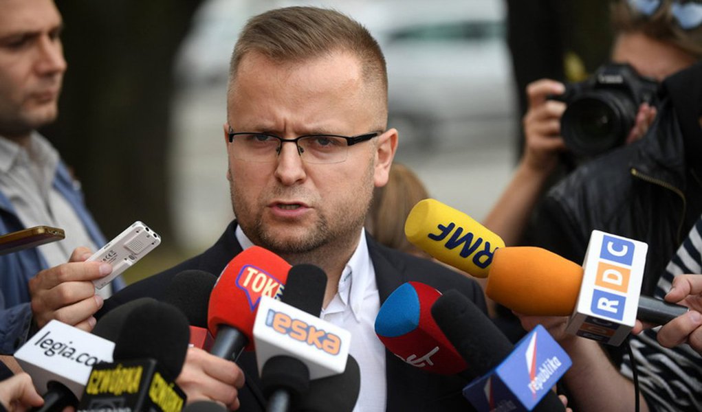 Diretor de relações públicas e de mídia do Legia Varsovia, Seweryn Dmowski, disse temer que o time seja excluído da Liga dos Campeões depois que seus torcedores se chocaram com a polícia antes da partida de terça-feira contra o Real Madrid, no segundo incidente do tipo nesta temporada; doze pessoas ficaram feridas no tumulto, incluindo três policiais espanhóis, e 13 torcedores poloneses foram detidos após os campeões poloneses serem derrotados por 5 x 1 (Foto: Paulo Emílio) Diretor de relações públicas e de mídia do Legia Varsovia, Seweryn Dmowski, disse temer que o time seja excluído da Liga dos Campeões depois que seus torcedores se chocaram com a polícia antes da partida de terça-feira contra o Real Madrid, no segundo incidente do tipo nesta temporada; doze pessoas ficaram feridas no tumulto, incluindo três policiais espanhóis, e 13 torcedores poloneses foram detidos após os campeões poloneses serem derrotados por 5 x 1