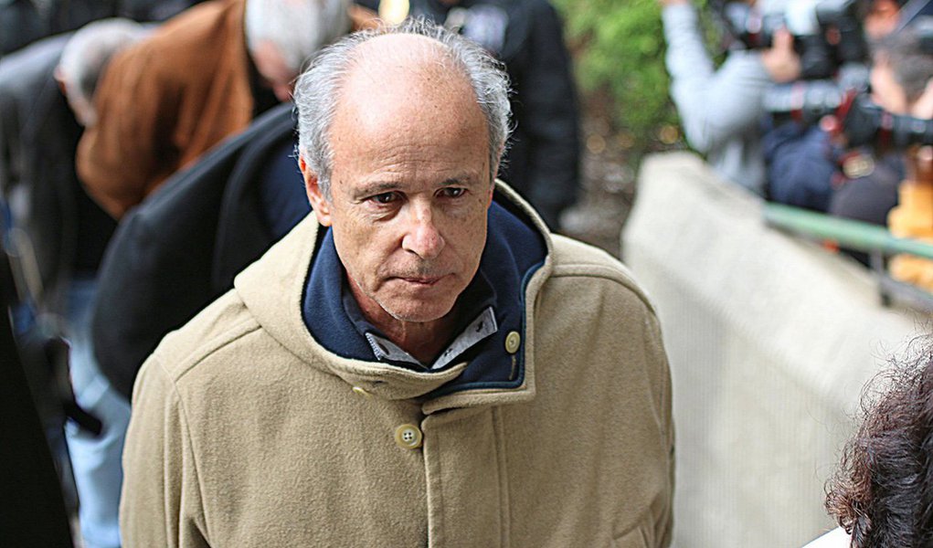 Ex-presidente da Andrade Gutierrez diz que, dos R$ 100 milhões doados ao PT entre 2009 e 2014, cerca de R$ 40 milhões dizem respeito a contrapartidas por negócios no governo federal; “O Partido dos Trabalhadores refuta totalmente as ilações apresentadas. Todas as doações que o PT recebeu foram realizadas estritamente dentro dos parâmetros legais e posteriormente declaradas à Justiça Eleitoral", rebateu o PT (Foto: Leonardo Attuch) Ex-presidente da Andrade Gutierrez diz que, dos R$ 100 milhões doados ao PT entre 2009 e 2014, cerca de R$ 40 milhões dizem respeito a contrapartidas por negócios no governo federal; “O Partido dos Trabalhadores refuta totalmente as ilações apresentadas. Todas as doações que o PT recebeu foram realizadas estritamente dentro dos parâmetros legais e posteriormente declaradas à Justiça Eleitoral", rebateu o PT