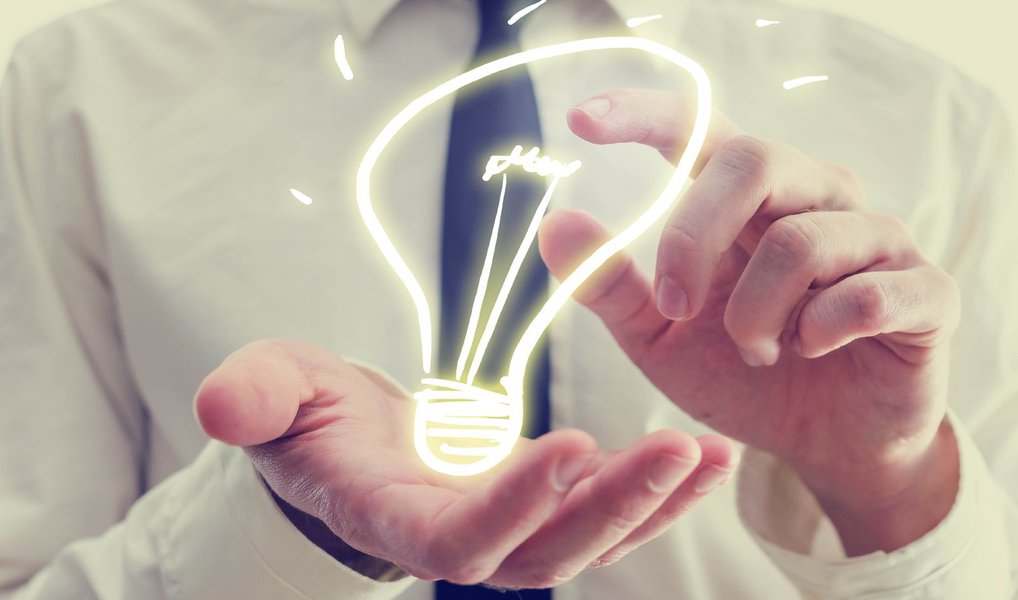 “Eu quero empreender, mas por onde começar?”; provavelmente esses dizeres já passaram pela cabeça de qualquer um que acessou aqui o StartSe; ter um referencial a que se espelhar e manter-se inspirado é crucial para superar os medos constantes nessa hora de sair do zero; por exemplo, uma das três gigantes começaram para você ver que a lógica nunca foi tão distante da sua é a empresa Uber, dos sócios Travis Kalanick e Garret Camp; se você nunca parar para se perguntar o que na sua vida pode ser melhorado, você nunca terá a resposta que precisa para resolver uma situação (Foto: Leonardo Lucena) “Eu quero empreender, mas por onde começar?”; provavelmente esses dizeres já passaram pela cabeça de qualquer um que acessou aqui o StartSe; ter um referencial a que se espelhar e manter-se inspirado é crucial para superar os medos constantes nessa hora de sair do zero; por exemplo, uma das três gigantes começaram para você ver que a lógica nunca foi tão distante da sua é a empresa Uber, dos sócios Travis Kalanick e Garret Camp; se você nunca parar para se perguntar o que na sua vida pode ser melhorado, você nunca terá a resposta que precisa para resolver uma situação