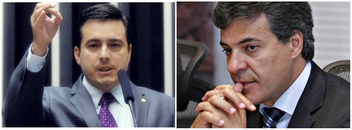 O senador Roberto Requião, do PMDB (à esq.), orientou que aliados retomem a luta pela instalação da CPI para investigar propinas na Receita Estadual; a decisão do peemedebista, em intensificar a coleta de assinaturas na Assembleia, ocorre após ter o seu nome citado na delação do fiscal Luiz Antônio de Souza; deputado federal João Arruda, secretário-geral do PMDB no Paraná, reafirmou que PMDB quer a investigação da Receita; "Que o ministério Público, que a Assembleia Legislativa, e lá, nós do PMDB, os deputados estaduais, assinaram requerimento que pede a CPI da Receita. Nós queremos que mostrem, o quanto antes, os verdadeiros ladrões da Receita Estadual do Paraná" (Foto: Leonardo Lucena) O senador Roberto Requião, do PMDB (à esq.), orientou que aliados retomem a luta pela instalação da CPI para investigar propinas na Receita Estadual; a decisão do peemedebista, em intensificar a coleta de assinaturas na Assembleia, ocorre após ter o seu nome citado na delação do fiscal Luiz Antônio de Souza; deputado federal João Arruda, secretário-geral do PMDB no Paraná, reafirmou que PMDB quer a investigação da Receita; "Que o ministério Público, que a Assembleia Legislativa, e lá, nós do PMDB, os deputados estaduais, assinaram requerimento que pede a CPI da Receita. Nós queremos que mostrem, o quanto antes, os verdadeiros ladrões da Receita Estadual do Paraná"