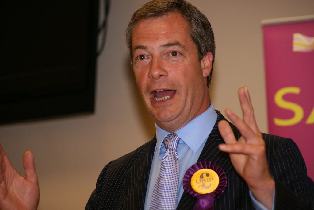 Líder do Partido pela Independência do Reino Unido (Ukip, na sigla em inglês) e uma das principais figuras na campanha pela saída da União Europeia (UE), Nigel Farage, anunciou que vai deixar o cargo dentro da legenda, fundada por ele; "A vitória da saída no referendo significa que minha ambição política foi alcançada", disse; "Durante a campanha, o que eu disse é que queria o meu país de volta. Agora digo que quero a minha vida de volta", completou (Foto: Paulo Emílio) Líder do Partido pela Independência do Reino Unido (Ukip, na sigla em inglês) e uma das principais figuras na campanha pela saída da União Europeia (UE), Nigel Farage, anunciou que vai deixar o cargo dentro da legenda, fundada por ele; "A vitória da saída no referendo significa que minha ambição política foi alcançada", disse; "Durante a campanha, o que eu disse é que queria o meu país de volta. Agora digo que quero a minha vida de volta", completou