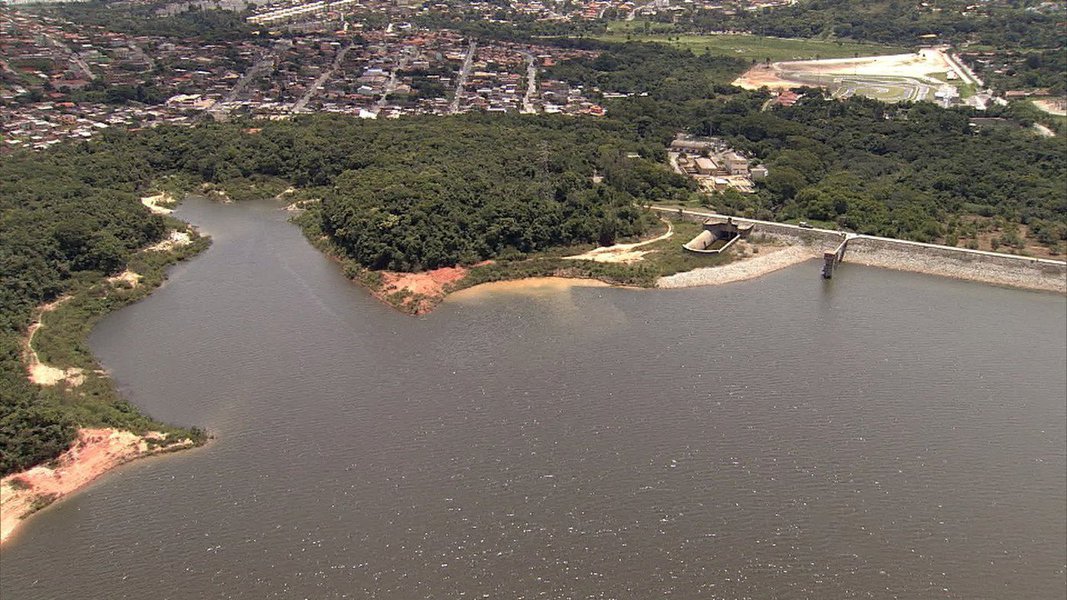 O Sistema Paraopeba, composto pelos reservatórios Rio Manso, Serra Azul e Vargem das Flores, fecha o mês de junho de 2016 com o volume de 162 milhões de metros cúbicos (m3) de água, o que corresponde a quase 59% de sua capacidade máxima; este é o maior índice registrado em dois anos; para se ter uma ideia, no dia 29 de junho de 2014 o Sistema Paraopeba tinha pouco mais de 155 milhões de m3 de água reservada (Foto: Leonardo Lucena) O Sistema Paraopeba, composto pelos reservatórios Rio Manso, Serra Azul e Vargem das Flores, fecha o mês de junho de 2016 com o volume de 162 milhões de metros cúbicos (m3) de água, o que corresponde a quase 59% de sua capacidade máxima; este é o maior índice registrado em dois anos; para se ter uma ideia, no dia 29 de junho de 2014 o Sistema Paraopeba tinha pouco mais de 155 milhões de m3 de água reservada