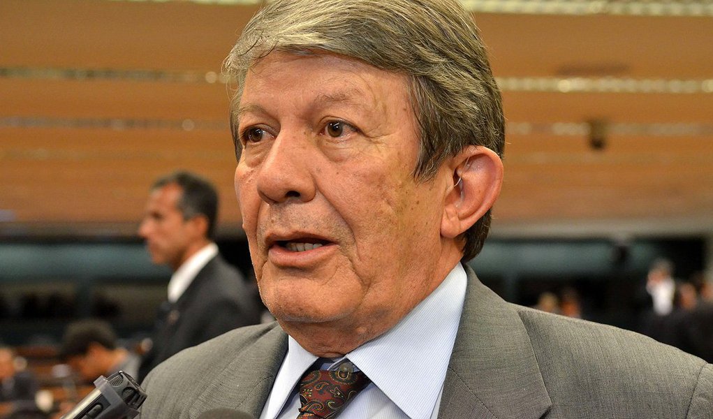 Ex-deputado federal Devanir Ribeiro, fundador do Partido dos Trabalhadores e uma das principais lideranças do partido no Estado de São Paulo, será homenageado pela capital paulista nesta quinta-feira 30 na Câmara Municipal; ex-presidente Lula deverá participar da cerimônia (Foto: Gisele Federicce) Ex-deputado federal Devanir Ribeiro, fundador do Partido dos Trabalhadores e uma das principais lideranças do partido no Estado de São Paulo, será homenageado pela capital paulista nesta quinta-feira 30 na Câmara Municipal; ex-presidente Lula deverá participar da cerimônia
