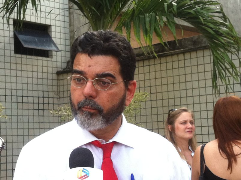 O vereador João Alfredo (Psol) assumiu a missão de concorrer à Prefeitura de Fortaleza pelo Psol. Ele havia anunciado recentemente que não tentaria sequer uma reeleição à Câmara Municipal, mas acabou voltando atrás (Foto: Rodrigo Rocha) O vereador João Alfredo (Psol) assumiu a missão de concorrer à Prefeitura de Fortaleza pelo Psol. Ele havia anunciado recentemente que não tentaria sequer uma reeleição à Câmara Municipal, mas acabou voltando atrás