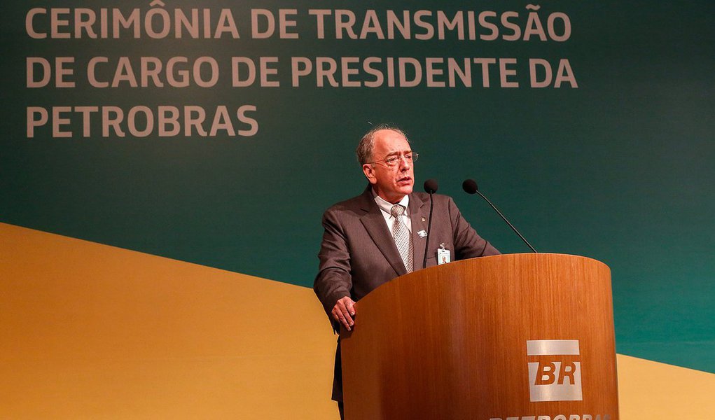 Para a Federação Única dos Petroleiros (FUP), a finalidade da criação da diretoria de Estratégia, Organização e Sistema de Gestão, autorizada pelo Conselho de Administração da Petrobras, é para abrigar Nélson Silva, apadrinhado do presidente interino da estatal, Pedro Parente; segundo a FUP, medida prova que Parente "mentiu à população" quando afirmou em sua posse que a Petrobras não teria indicações políticas (Foto: Aquiles Lins) Para a Federação Única dos Petroleiros (FUP), a finalidade da criação da diretoria de Estratégia, Organização e Sistema de Gestão, autorizada pelo Conselho de Administração da Petrobras, é para abrigar Nélson Silva, apadrinhado do presidente interino da estatal, Pedro Parente; segundo a FUP, medida prova que Parente "mentiu à população" quando afirmou em sua posse que a Petrobras não teria indicações políticas