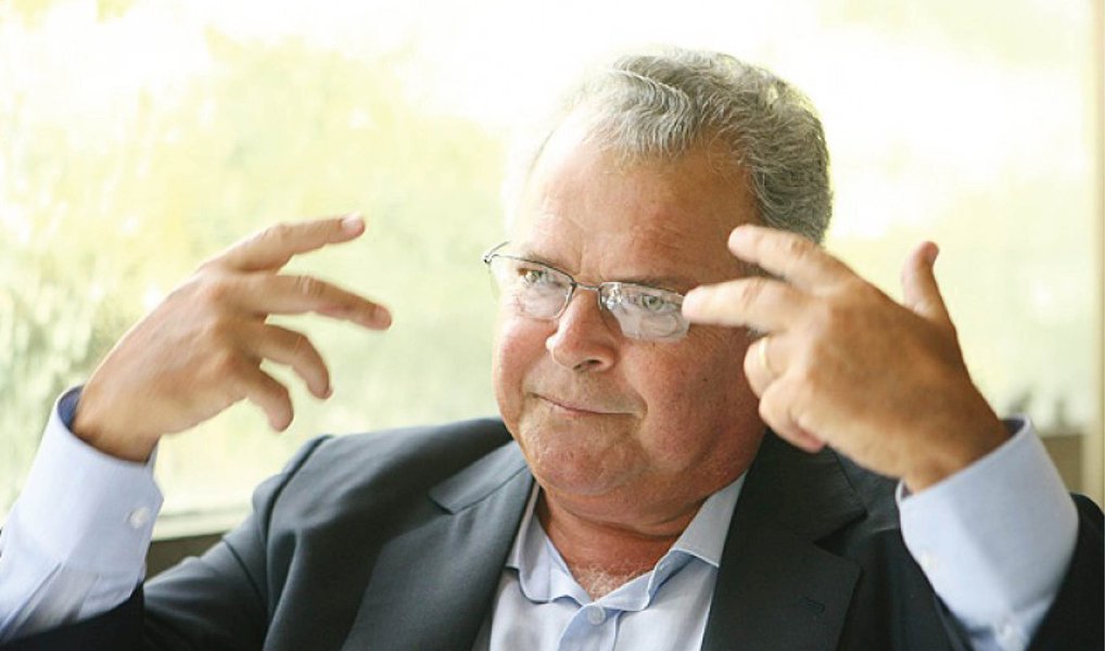 Maior acionista do grupo Odebrecht e pai do ex-presidente da empresa Marcelo Odebrecht, preso na Lava Jato, fez um discurso nesta quarta-feira 6 em que reconheceu erros cometidos pela empresa e que resultaram na prisão de Marcelo há mais de um ano; ele disse que não irá mais tolerar erros do gênero; segundo ele, as empresas do grupo não podem ter "elos podres", seja qual for a situação (Foto: Paulo Emílio) Maior acionista do grupo Odebrecht e pai do ex-presidente da empresa Marcelo Odebrecht, preso na Lava Jato, fez um discurso nesta quarta-feira 6 em que reconheceu erros cometidos pela empresa e que resultaram na prisão de Marcelo há mais de um ano; ele disse que não irá mais tolerar erros do gênero; segundo ele, as empresas do grupo não podem ter "elos podres", seja qual for a situação