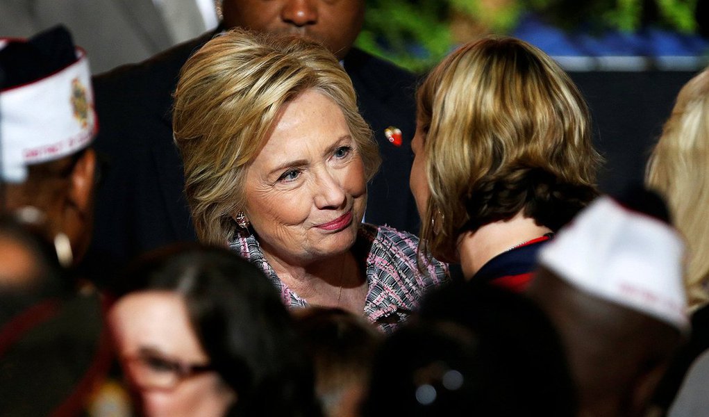 ex-secretária de Estado Hillary Clinton passou a ser a primeira mulher candidata à Presidência dos Estados Unidos por um grande partido. A oficialização da candidatura de Hillary foi feita no segundo dia da convenção nacional do Partido Democrata, na Filadélfia; delegados do Partido Democrata tomaram uma decisão que se tornou um marco histórico; em 240 anos da política norte-americana, as mulheres só alcançaram o direito de voto em 1920, depois da aprovação da 19ª emenda na constituição dos Estados Unidos (Foto: Paulo Emílio) ex-secretária de Estado Hillary Clinton passou a ser a primeira mulher candidata à Presidência dos Estados Unidos por um grande partido. A oficialização da candidatura de Hillary foi feita no segundo dia da convenção nacional do Partido Democrata, na Filadélfia; delegados do Partido Democrata tomaram uma decisão que se tornou um marco histórico; em 240 anos da política norte-americana, as mulheres só alcançaram o direito de voto em 1920, depois da aprovação da 19ª emenda na constituição dos Estados Unidos
