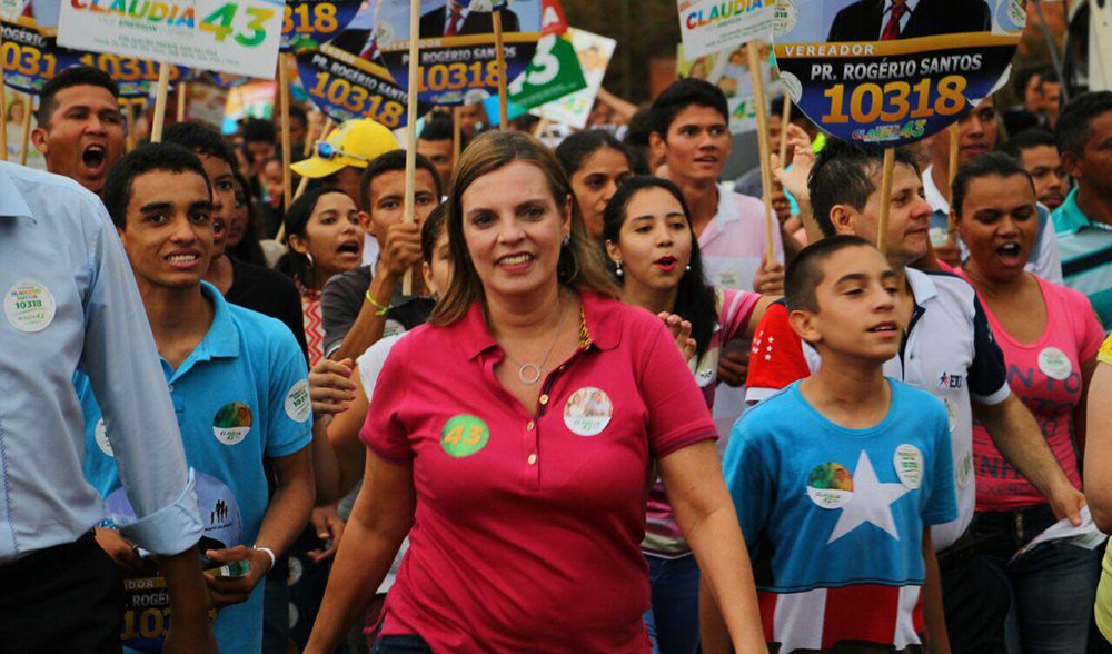 A candidata à Prefeitura de Palmas Cláudia Lelis (PV) disse que, na proposta dela, "o Hospital de Urgência Municipal será na região Sul de Palmas. Até porque é a região mais populosa da nossa cidade e a população que fica mais distante dos hospitais que a gente tem", disse; a postulante também afirmou que vai desonerar a carga tributária municipal (Foto: Leonardo Lucena) A candidata à Prefeitura de Palmas Cláudia Lelis (PV) disse que, na proposta dela, "o Hospital de Urgência Municipal será na região Sul de Palmas. Até porque é a região mais populosa da nossa cidade e a população que fica mais distante dos hospitais que a gente tem", disse; a postulante também afirmou que vai desonerar a carga tributária municipal