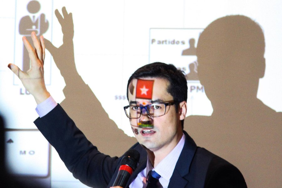 "Acho que no fundo, no fundo, esses procuradores desastrados são petistas e, pior ainda, lulo-petistas! (Não tenho provas, mas convicções). Fizeram o que fizeram a serviço de Lula e do PT. (Não tenho provas, mas convicções)", diz o colunista Alex Solnik; "Se não há provas, se até agora eles não conseguiram provas, não há como condenar. Mas, não se sabe baseados em que livro, talvez no Tratado do Jurista Doido, os procuradores, que parecem ter frequentado, todos, o mesmo seminário, condenaram um ex-presidente da República ao vivo, pela TV, por corrupção e por comandar o escândalo bilionário com base apenas em suas convicções" (Foto: Alex Solnik) "Acho que no fundo, no fundo, esses procuradores desastrados são petistas e, pior ainda, lulo-petistas! (Não tenho provas, mas convicções). Fizeram o que fizeram a serviço de Lula e do PT. (Não tenho provas, mas convicções)", diz o colunista Alex Solnik; "Se não há provas, se até agora eles não conseguiram provas, não há como condenar. Mas, não se sabe baseados em que livro, talvez no Tratado do Jurista Doido, os procuradores, que parecem ter frequentado, todos, o mesmo seminário, condenaram um ex-presidente da República ao vivo, pela TV, por corrupção e por comandar o escândalo bilionário com base apenas em suas convicções"