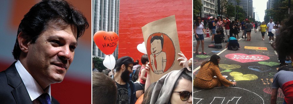 Um grupo de manifestantes se reuniu em frente ao MASP por volta do meio-dia deste domingo em ato que pede a candidatura do prefeito de São Paulo, Fernando Haddad (PT), ao governo do Estado em 2018; um grupo toca maracatu, e outro desenha corações no asfalto, com giz colorido, pedindo que o prefeito seja candidato no próximo pleito; há também balões coloridos, em forma de coração, um branco e outro vermelho, com um pequeno cartaz com os dizeres 'Valeu Haddad' (Foto: Romulo Faro) Um grupo de manifestantes se reuniu em frente ao MASP por volta do meio-dia deste domingo em ato que pede a candidatura do prefeito de São Paulo, Fernando Haddad (PT), ao governo do Estado em 2018; um grupo toca maracatu, e outro desenha corações no asfalto, com giz colorido, pedindo que o prefeito seja candidato no próximo pleito; há também balões coloridos, em forma de coração, um branco e outro vermelho, com um pequeno cartaz com os dizeres 'Valeu Haddad'