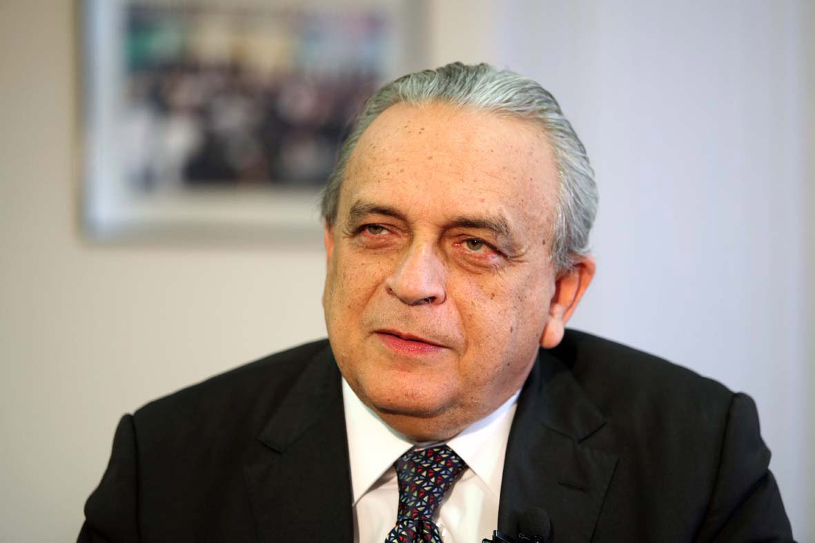 Em um vídeo do Ministério Público Federal, que faz parte da denúncia contra o deputado federal Eduardo da Fonte (PP-PE), o ex-presidente do PSDB Sérgio Guerra, já falecido, aparece em uma reunião, gravada em 2009, em que teria sido discutida "a necessidade de concluir as investigações da CPI da Petrobras de 2009 preferencialmente com um relatório genérico, sem a responsabilização das pessoas"; Eduardo da Fonte foi denunciado por corrupção passiva por ter intermediado a solicitação de propina de R$ 10 milhões, junto a Paulo Roberto Costa, para que Guerra atuasse de maneira a enterrar a investigação parlamentar (Foto: Paulo Emílio) Em um vídeo do Ministério Público Federal, que faz parte da denúncia contra o deputado federal Eduardo da Fonte (PP-PE), o ex-presidente do PSDB Sérgio Guerra, já falecido, aparece em uma reunião, gravada em 2009, em que teria sido discutida "a necessidade de concluir as investigações da CPI da Petrobras de 2009 preferencialmente com um relatório genérico, sem a responsabilização das pessoas"; Eduardo da Fonte foi denunciado por corrupção passiva por ter intermediado a solicitação de propina de R$ 10 milhões, junto a Paulo Roberto Costa, para que Guerra atuasse de maneira a enterrar a investigação parlamentar