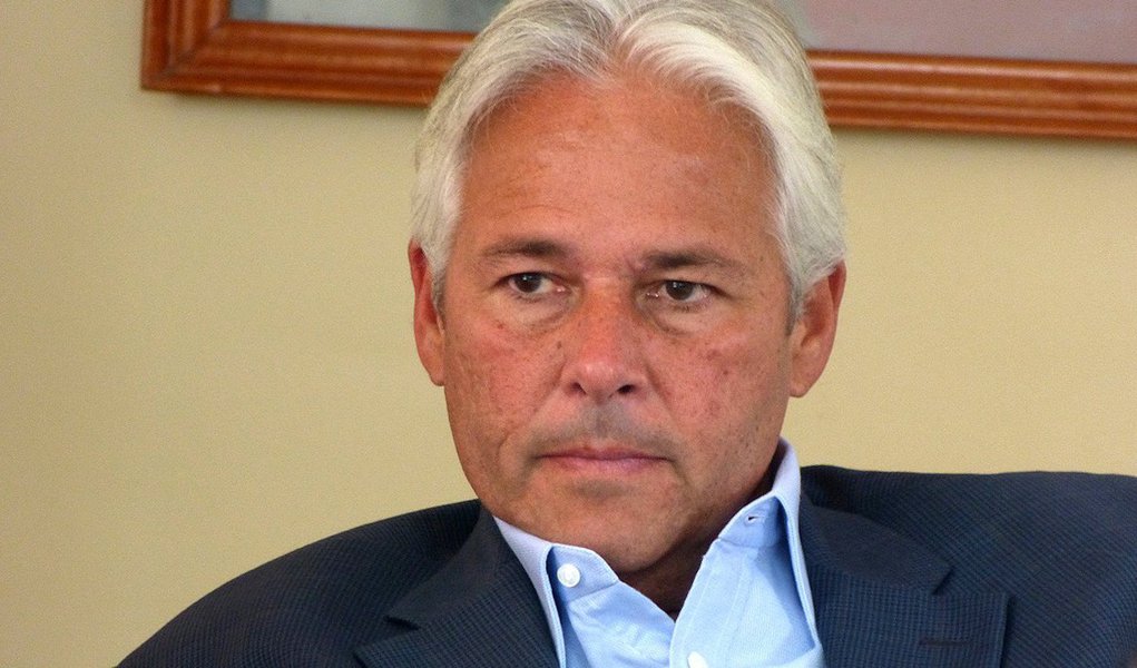 Um dos alvos é Flavio Godinho, ex-braço-direito de Eike e hoje vice-presidente de futebol do Flamengo (foto), que foi conduzido coercitivamente para a sede da Polícia Federal no Rio de Janeiro; Luis Eduardo Carneiro, ex-presidente da OSX, também foi levado para a PF; a PF cumpre mandados na sede da OSX (Foto: Felipe L. Goncalves) Um dos alvos é Flavio Godinho, ex-braço-direito de Eike e hoje vice-presidente de futebol do Flamengo (foto), que foi conduzido coercitivamente para a sede da Polícia Federal no Rio de Janeiro; Luis Eduardo Carneiro, ex-presidente da OSX, também foi levado para a PF; a PF cumpre mandados na sede da OSX