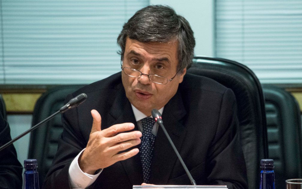 Presidente da Federação Brasileira de Bancos (Febraban), Murilo Portugal, disse que o setor bancário nacional será "parte da solução" para crise econômica brasileira e não o contrário; segundo ele, os bancos brasileiros "estão preparados para financiar a retomada do crescimento econômico no Brasil"; Portugal também destacou que a Febraban já vê "sinais" de recuperação da economia; "Já vemos sinais de estabilização da atividade econômica no segundo semestre e com possibilidade de voltar a crescer no final do ano", afirmou (Foto: Paulo Emílio) Presidente da Federação Brasileira de Bancos (Febraban), Murilo Portugal, disse que o setor bancário nacional será "parte da solução" para crise econômica brasileira e não o contrário; segundo ele, os bancos brasileiros "estão preparados para financiar a retomada do crescimento econômico no Brasil"; Portugal também destacou que a Febraban já vê "sinais" de recuperação da economia; "Já vemos sinais de estabilização da atividade econômica no segundo semestre e com possibilidade de voltar a crescer no final do ano", afirmou