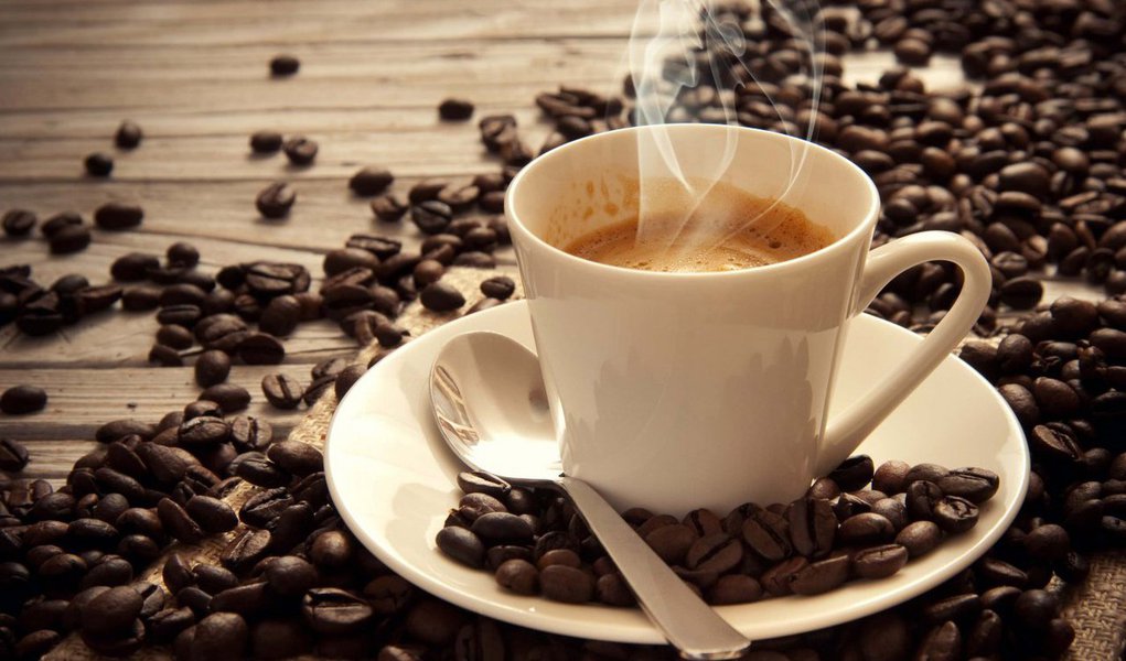 Não existem provas conclusivas de que beber café provoca câncer, irá dizer a agência da Organização Mundial da Saúde (OMS) dedicada à doença, revertendo seu parecer anterior, mas também irá alertar que bebidas "muito quentes" provavelmente são carcinógenas (Foto: Gisele Federicce) Não existem provas conclusivas de que beber café provoca câncer, irá dizer a agência da Organização Mundial da Saúde (OMS) dedicada à doença, revertendo seu parecer anterior, mas também irá alertar que bebidas "muito quentes" provavelmente são carcinógenas