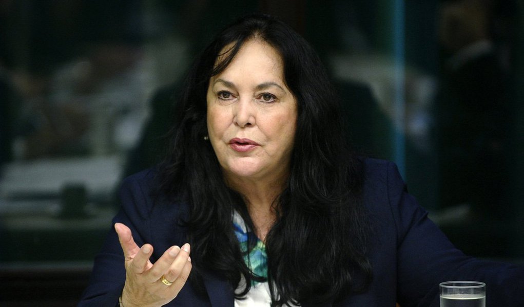 Anúncio oficial do nome da senadora deve acontecer nesta terça-feira 21; a escolha foi feita pelo presidente interino em acordo com o presidente do Senado, Renan Calheiros (PMDB-AL); Rose de Freitas (PMDB-ES) também recebe o apoio da bancada do PMDB (Foto: Gisele Federicce) Anúncio oficial do nome da senadora deve acontecer nesta terça-feira 21; a escolha foi feita pelo presidente interino em acordo com o presidente do Senado, Renan Calheiros (PMDB-AL); Rose de Freitas (PMDB-ES) também recebe o apoio da bancada do PMDB