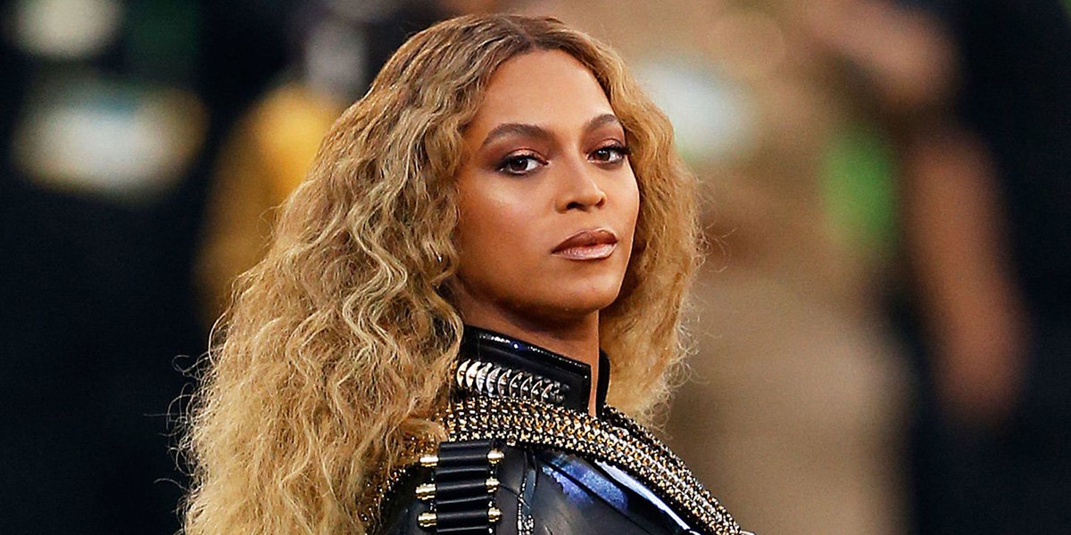 Disco visual de Beyoncé, "Lemonade", elogiado pela crítica, deu à cantora de R&B a marca de 11 indicações, a melhor da sua carreira, para o MTV Video Music Awards, numa lista que teve várias menções para Adele e o rapper Kayne West, mas nada para Taylor Swift; Rihanna teve várias indicações para as suas colaborações com o DJ Calvin Harris, em "This is What You Came For, e com Drake. em "Work"; artista britânico David Bowie, que morreu de forma inesperada de câncer em janeiro, dias depois de lançar um novo disco, também entrou na lista de indicados (Foto: Paulo Emílio) Disco visual de Beyoncé, "Lemonade", elogiado pela crítica, deu à cantora de R&B a marca de 11 indicações, a melhor da sua carreira, para o MTV Video Music Awards, numa lista que teve várias menções para Adele e o rapper Kayne West, mas nada para Taylor Swift; Rihanna teve várias indicações para as suas colaborações com o DJ Calvin Harris, em "This is What You Came For, e com Drake. em "Work"; artista britânico David Bowie, que morreu de forma inesperada de câncer em janeiro, dias depois de lançar um novo disco, também entrou na lista de indicados
