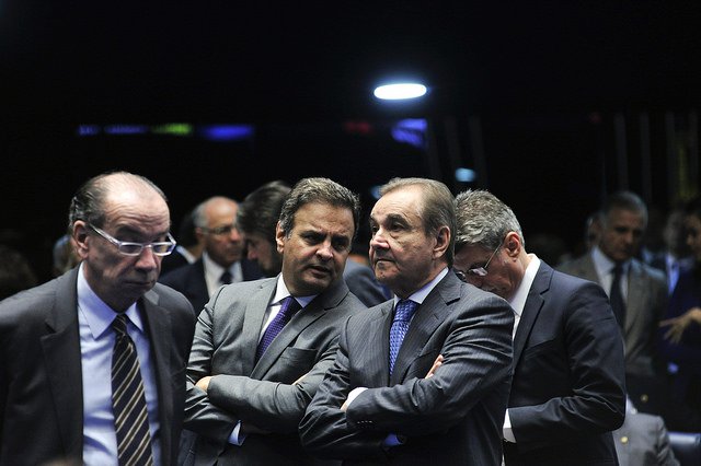 Nada poderia ser mais convincente ao voto favorável ao impeachment que a possibilidade de negociar a impunidade de mais da metade dos parlamentares que compõem o Senado Federal. Foi essa a barganha também na Câmara, que tem mais de 300 deputados em dívida com a justiça por vários crimes (Foto: Luciana Oliveira) Nada poderia ser mais convincente ao voto favorável ao impeachment que a possibilidade de negociar a impunidade de mais da metade dos parlamentares que compõem o Senado Federal. Foi essa a barganha também na Câmara, que tem mais de 300 deputados em dívida com a justiça por vários crimes