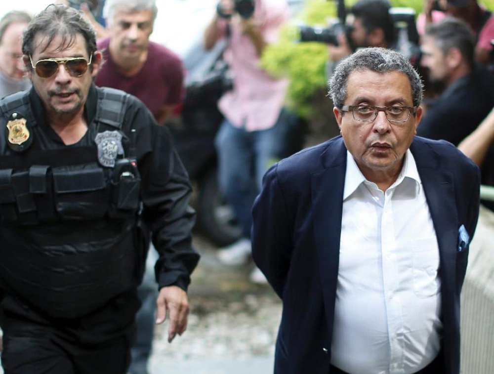 "A peça acusatória contra Santana é uma sucessão de fantasias e de ilações. Os procuradores tentam incluí-lo na 'quadrilha da Odebrecht', sem apresentar nenhuma prova, a não ser o fato de que dinheiro da Odebrecht foi depositado em conta que ele tem num paraíso fiscal. O indício de que esses pagamentos equivalem a 'propina' e não 'remuneração' é infantil: ele teria uma posição tão importante dentro da estrutura do PT que, para mantê-lo, seria necessário pagar-lhe propina além da remuneração", diz o colunista Alex Solnik (Foto: Alex Solnik) "A peça acusatória contra Santana é uma sucessão de fantasias e de ilações. Os procuradores tentam incluí-lo na 'quadrilha da Odebrecht', sem apresentar nenhuma prova, a não ser o fato de que dinheiro da Odebrecht foi depositado em conta que ele tem num paraíso fiscal. O indício de que esses pagamentos equivalem a 'propina' e não 'remuneração' é infantil: ele teria uma posição tão importante dentro da estrutura do PT que, para mantê-lo, seria necessário pagar-lhe propina além da remuneração", diz o colunista Alex Solnik