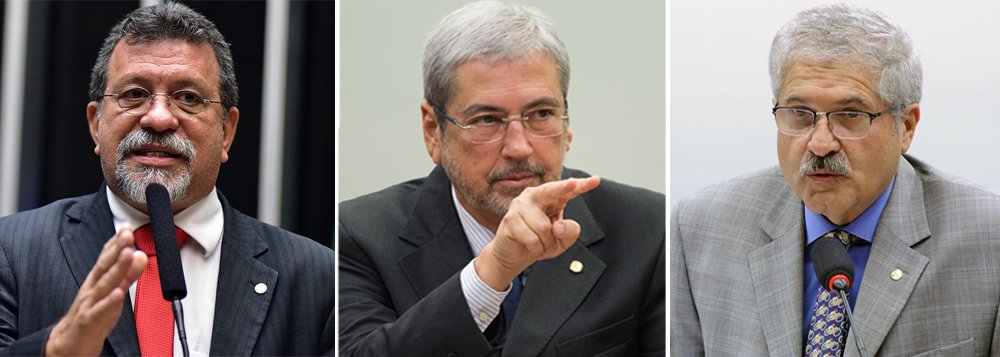 Embora a escolha vá acontecer apenas em fevereiro de 2017, já começa a ganhar corpo a movimentação pela presidência da Câmara dos Deputados, e a Bahia, com uma das maiores bancadas (39 deputados federais), já tem três postulantes no tabuleiro da disputa pela sucessão de Rodrigo Maia (DEM-RJ), que assumiu o comando da Casa há apenas dois meses; por ora, os três baianos no páreo são Afonso Florence (líder do PT), Antônio Imbassahy (líder do PSDB) e José Rocha (PR); eles, contudo, dizem que ainda é cedo para discutir o assunto com mais intensidade (Foto: Romulo Faro) Embora a escolha vá acontecer apenas em fevereiro de 2017, já começa a ganhar corpo a movimentação pela presidência da Câmara dos Deputados, e a Bahia, com uma das maiores bancadas (39 deputados federais), já tem três postulantes no tabuleiro da disputa pela sucessão de Rodrigo Maia (DEM-RJ), que assumiu o comando da Casa há apenas dois meses; por ora, os três baianos no páreo são Afonso Florence (líder do PT), Antônio Imbassahy (líder do PSDB) e José Rocha (PR); eles, contudo, dizem que ainda é cedo para discutir o assunto com mais intensidade